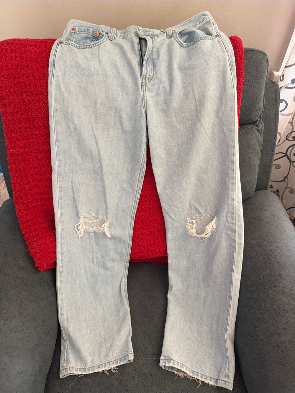 Levi's Light Wash Distressed Women's Jeans